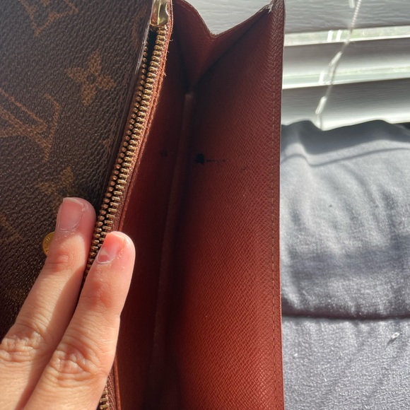 Louis Vuitton Wallet - Picture 3 of 10